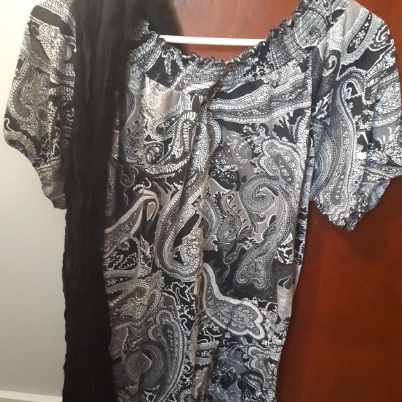 International (INC) Concepts Women's top with scarf - Picture 2 of 3